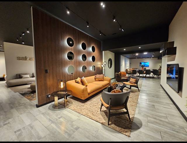 1,000M² SHOWROOM TO LET IN KRAMERVILLE